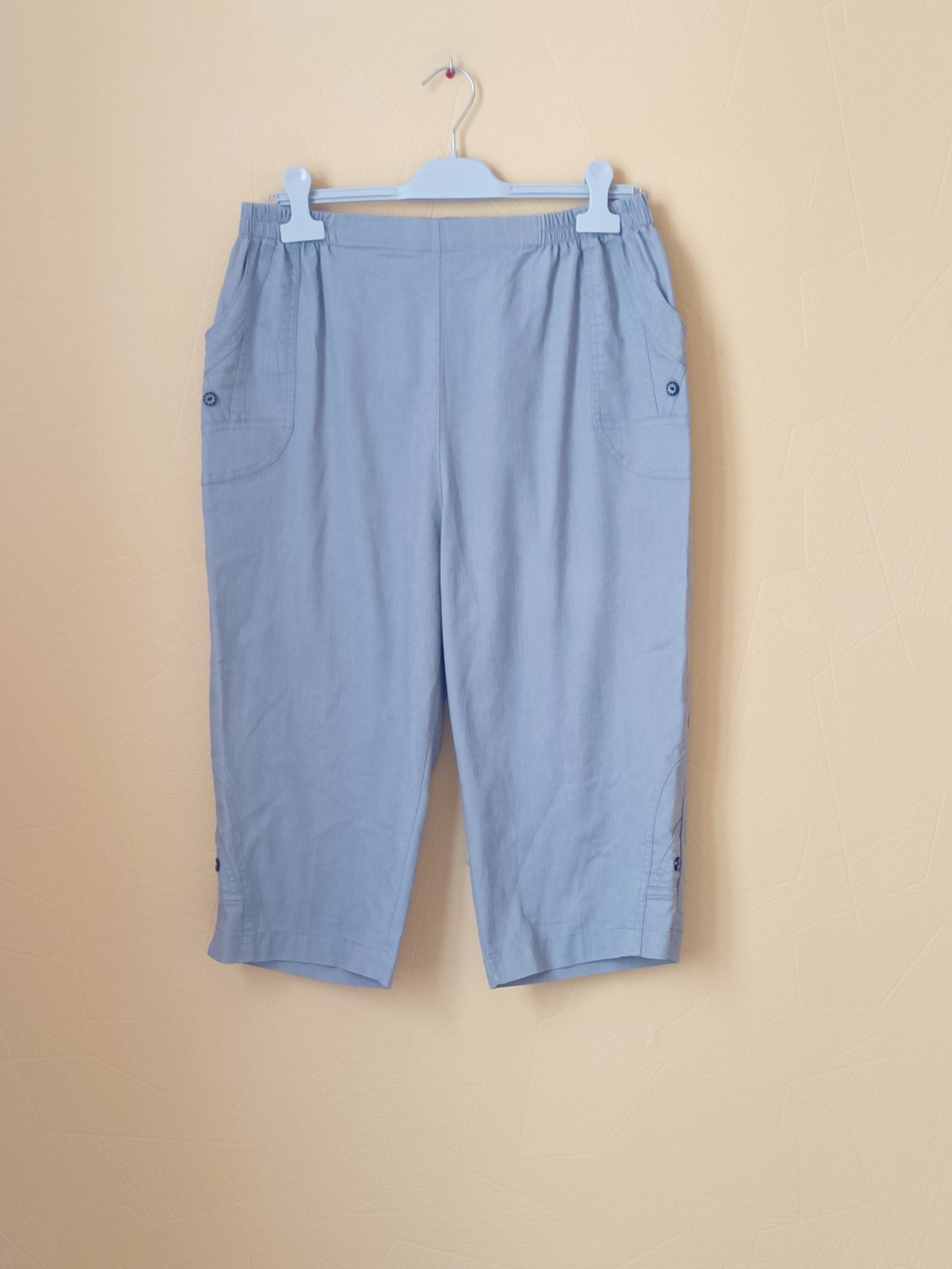 Pantacourt gris clair Taille 46/48