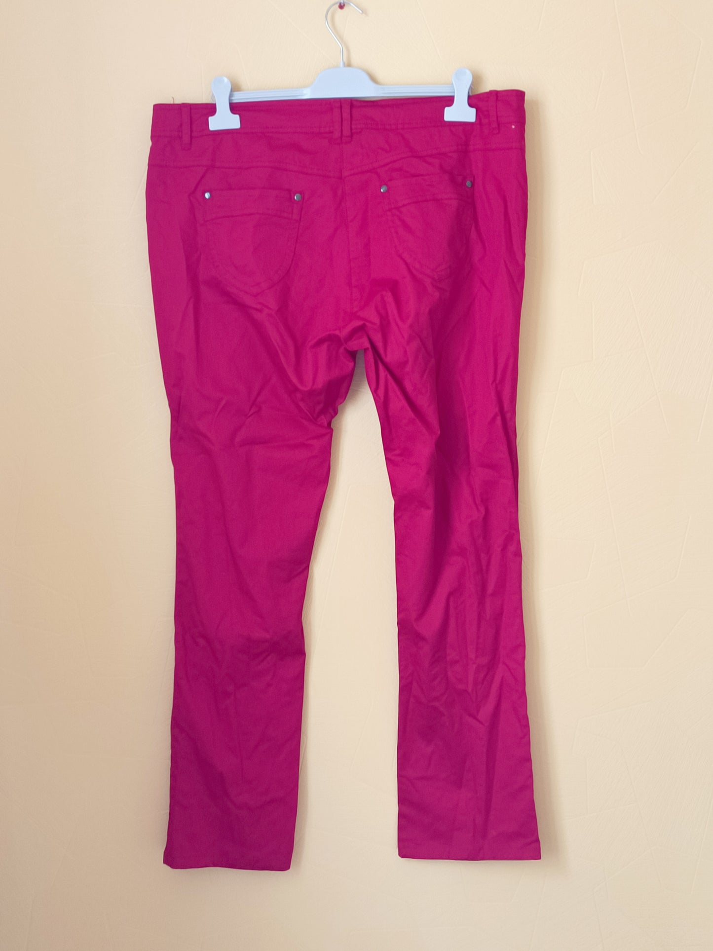 Pantalon rouge Taille 48