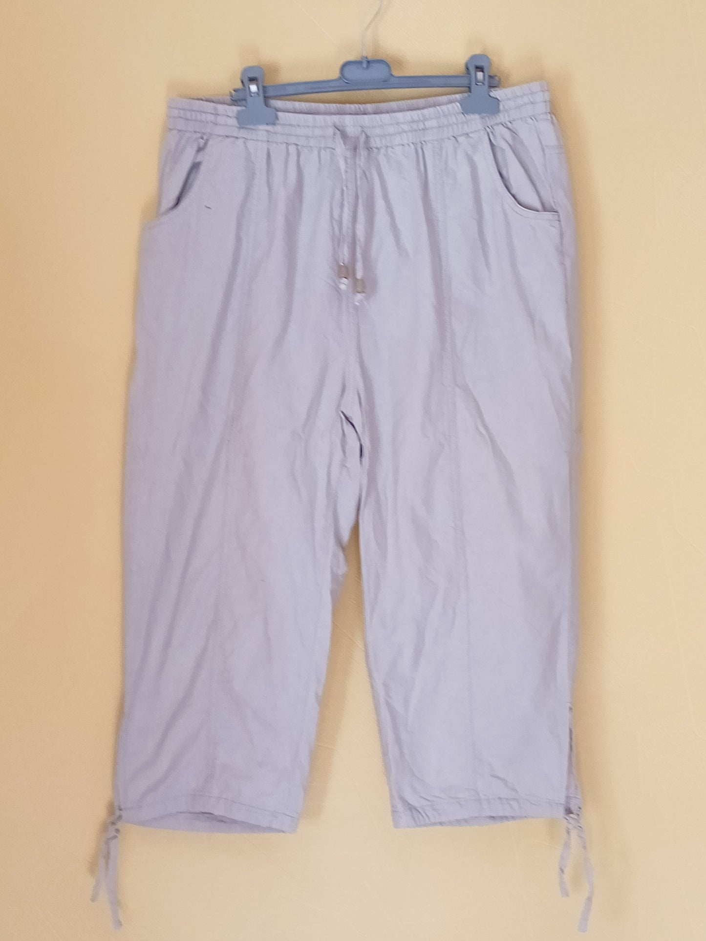 Pantacourt léger Elégance beige Taille 52/54