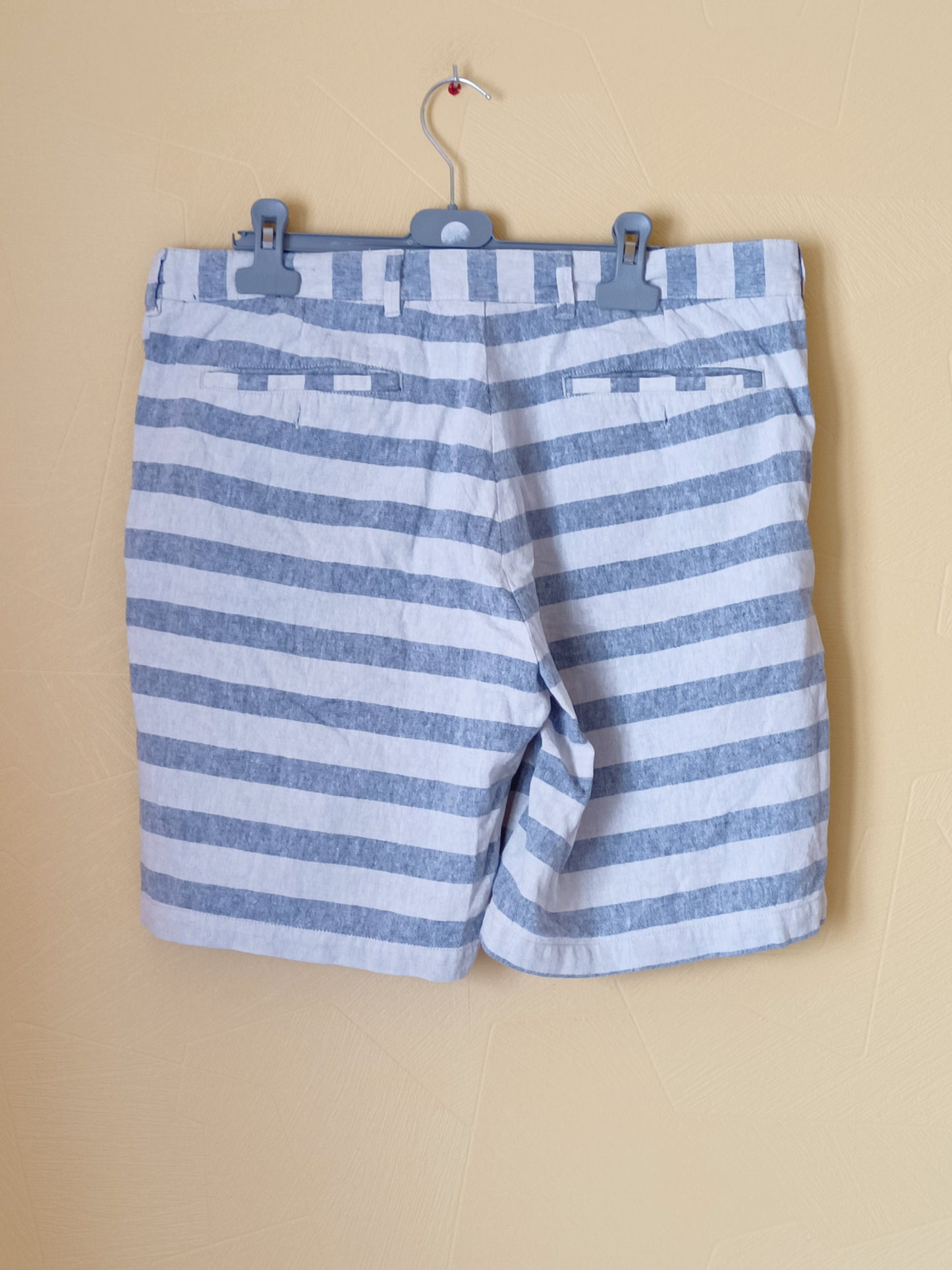 Short Cedar Wood State rayé bleu et blanc Taille 44