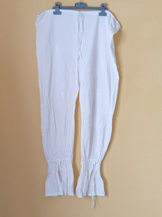 Pantalon léger blanc avec broderie Taille XL