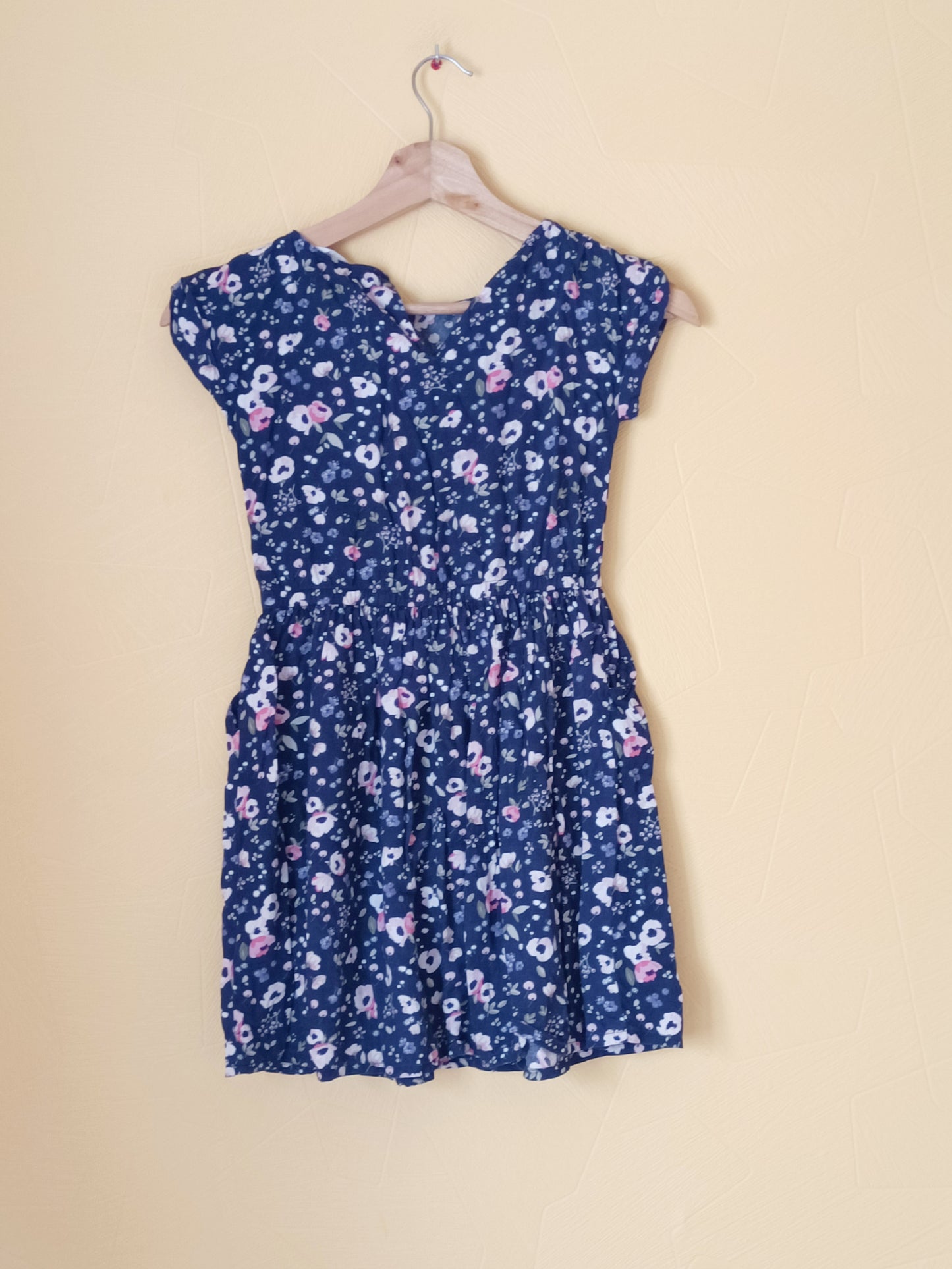 Robe manches courtes H&M bleue marine fleurie Taille 8 ans