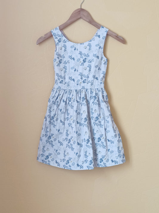 Robe sans manche réversible blanche ou rose à motifs Taille 8 ans