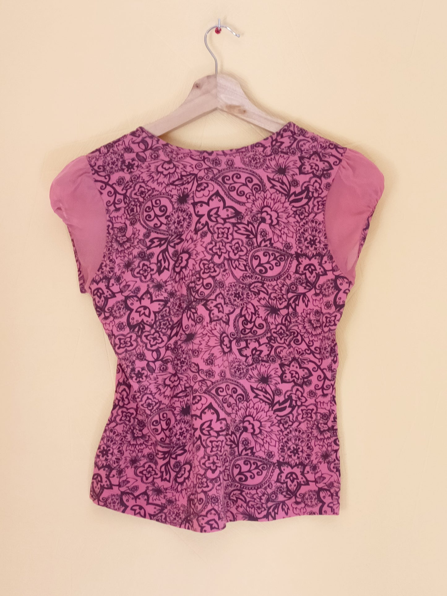 T-shirt CQFP* rose à motifs Taille S