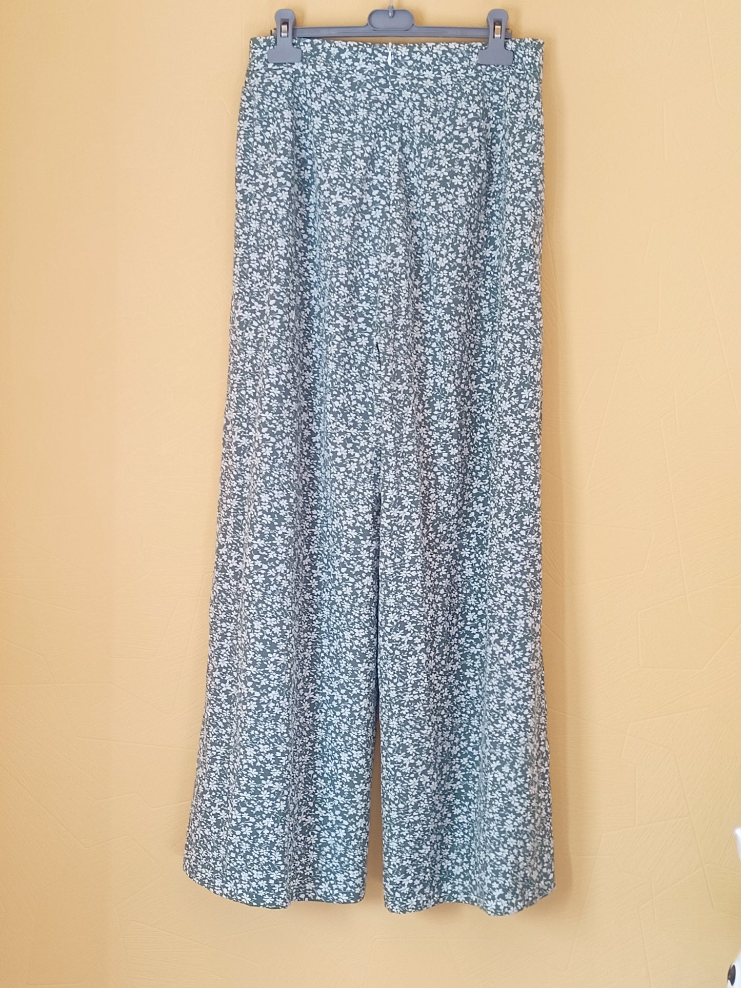 Pantalon léger jambes larges Shein vert fleuri Taille 40/42
