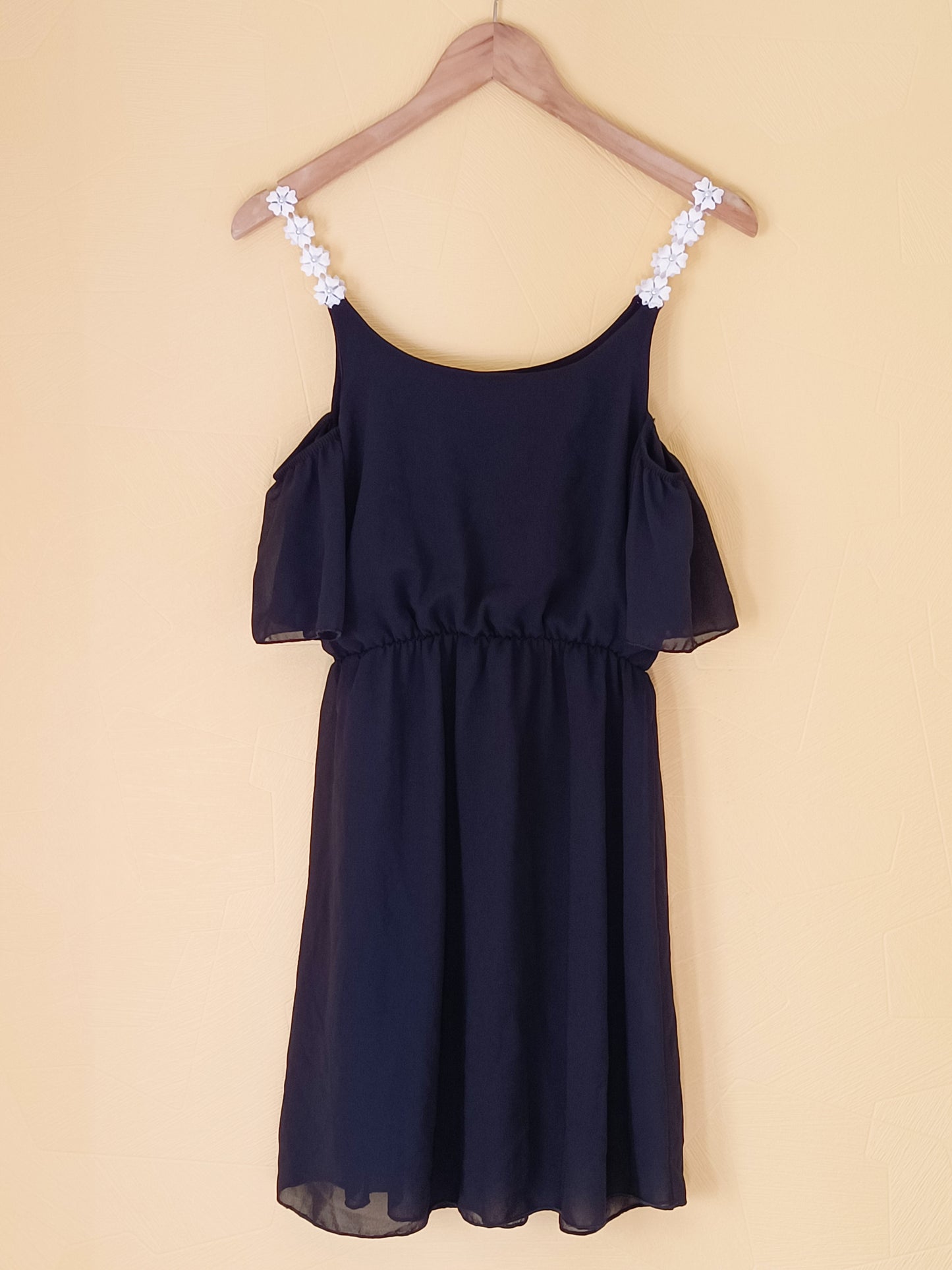 Robe noire à bretelles fleuries Taille S