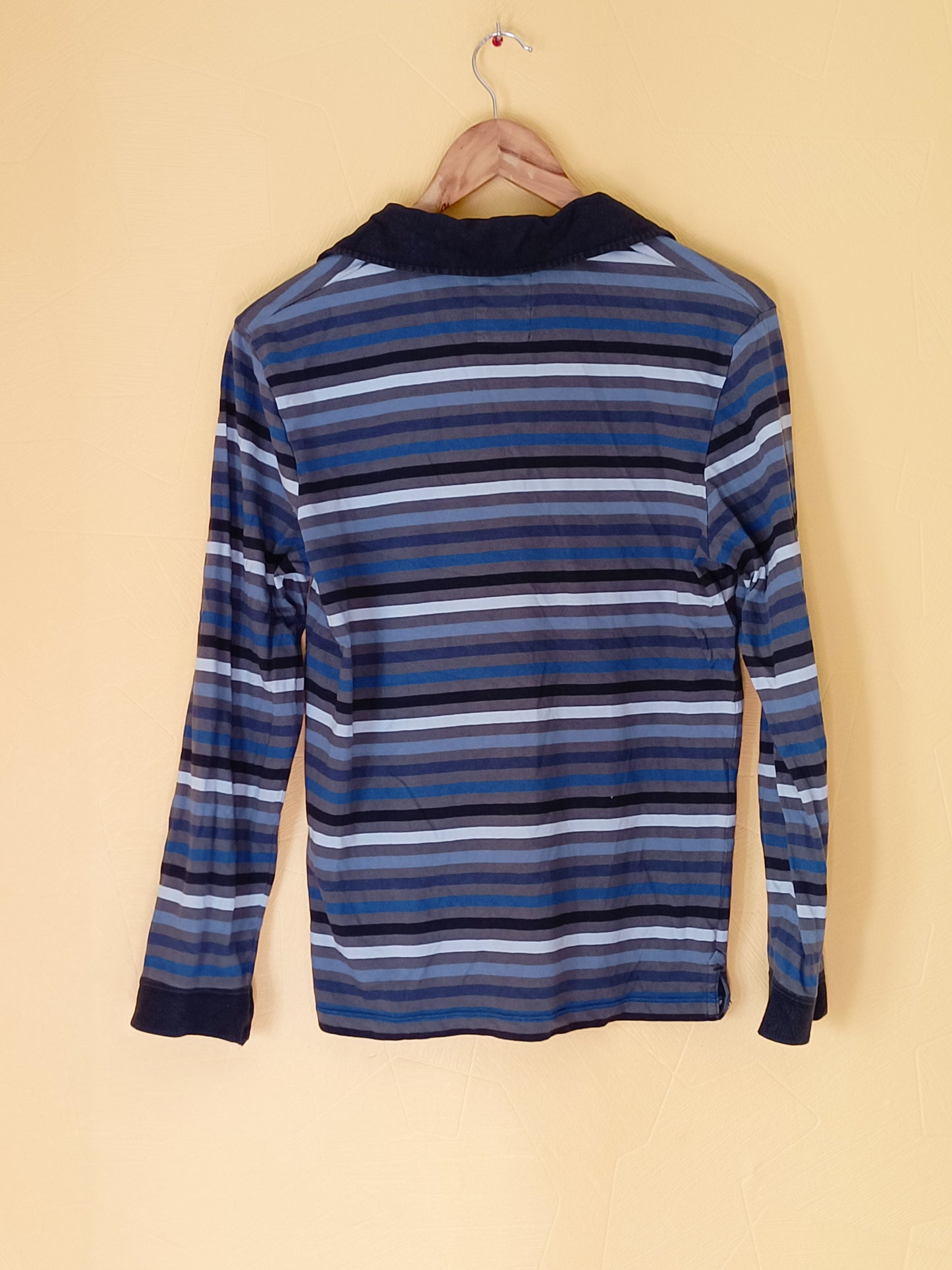 Polo manches longues OWK rayé bleu, blanc et gris Taille M
