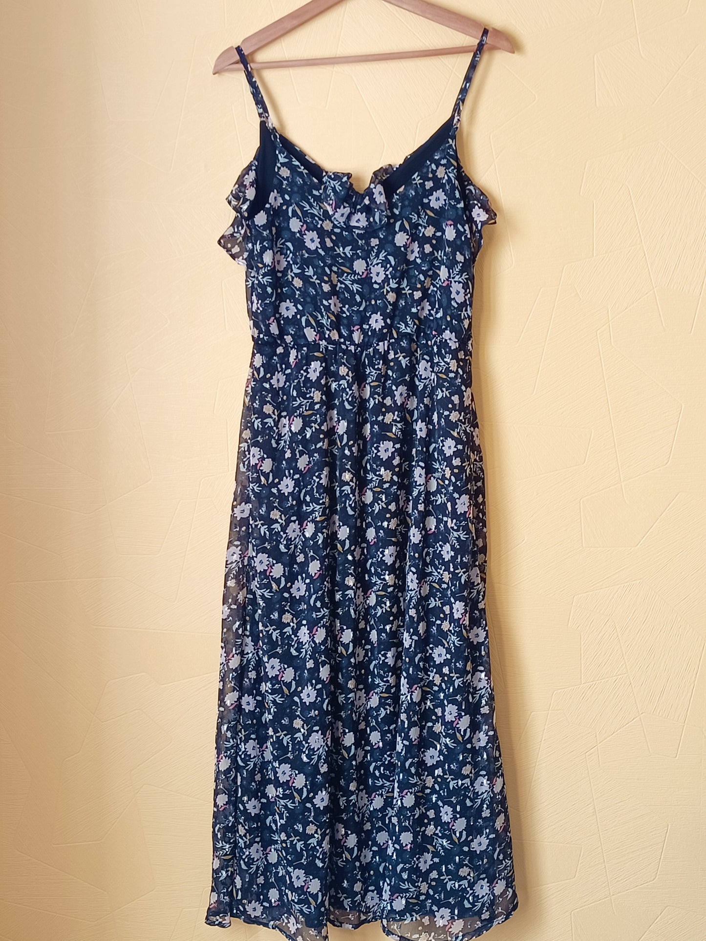 Robe longue à bretelles Kiabi noire fleurie Taille 36