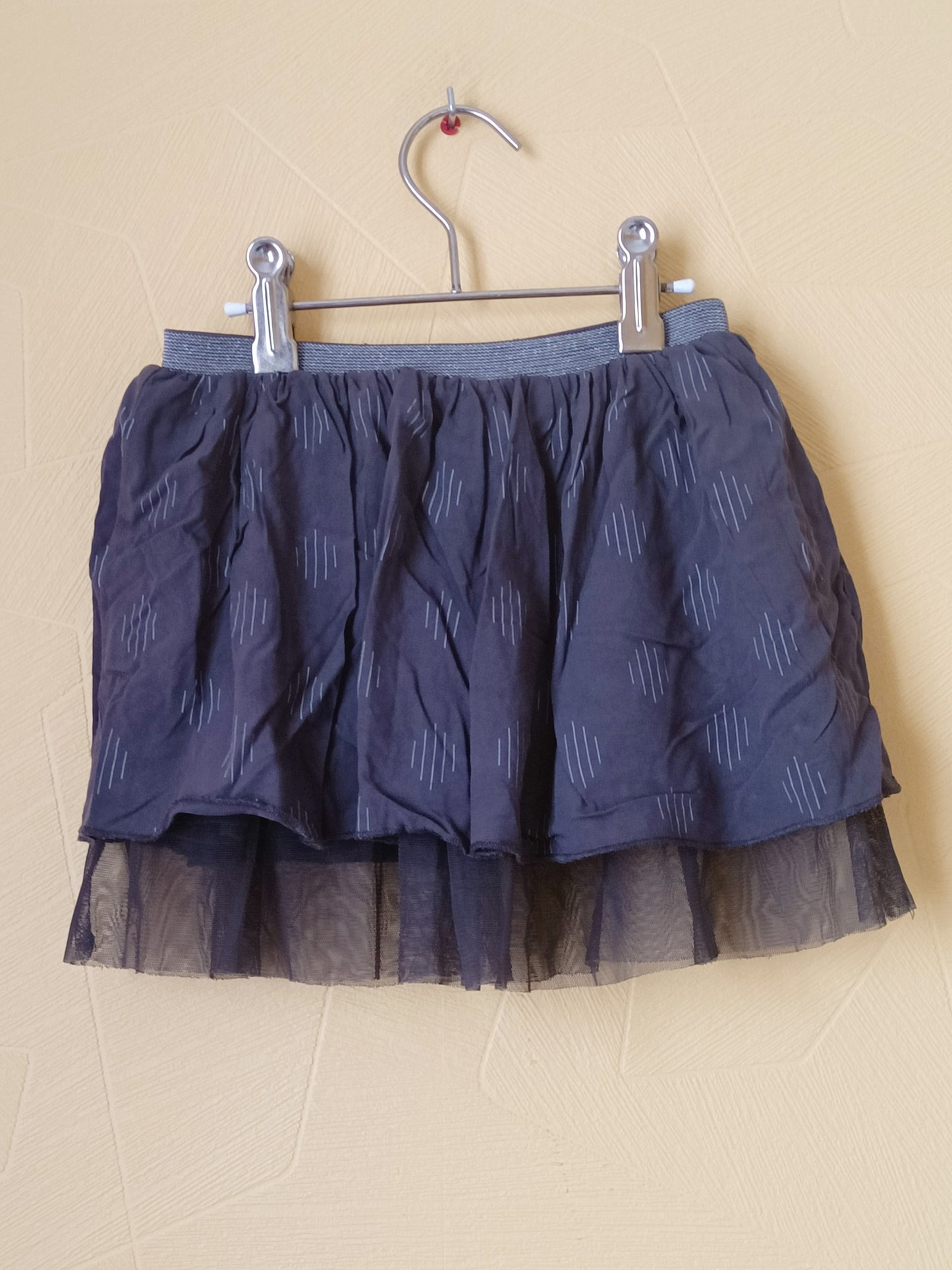Jupe Kiabi grise avec volant Taille 3 Ans