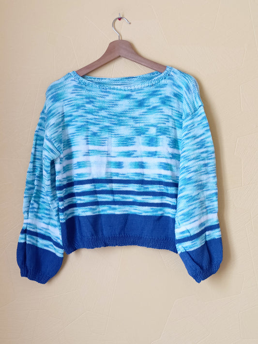 Pull en mailles blanc et dégradé de bleu Taille L