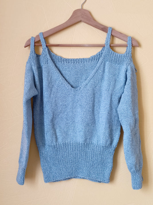 Pull en mailles avec épaules dénudées bleu clair brillant Taille S