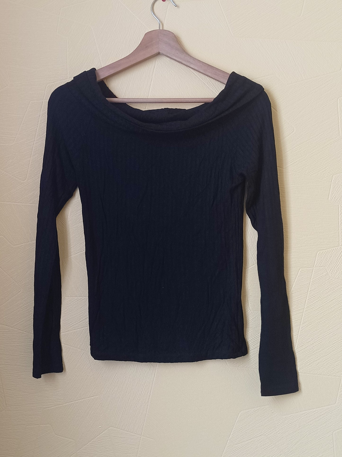 T-shirt manches longues Cache-Cache avec col large  noir Taille S