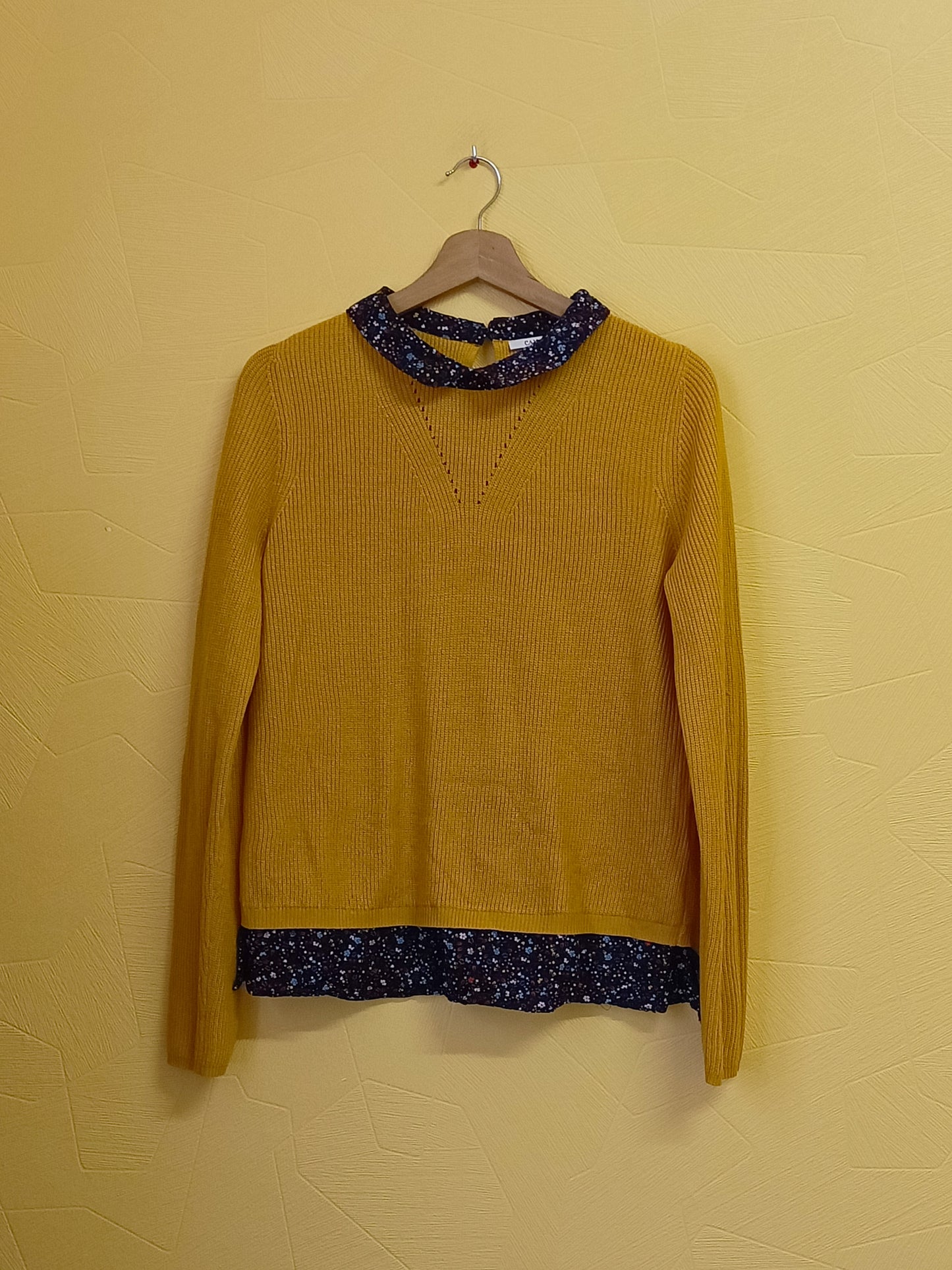 Pull chemise Camaïeu moutarde avec col fleuri Taille L
