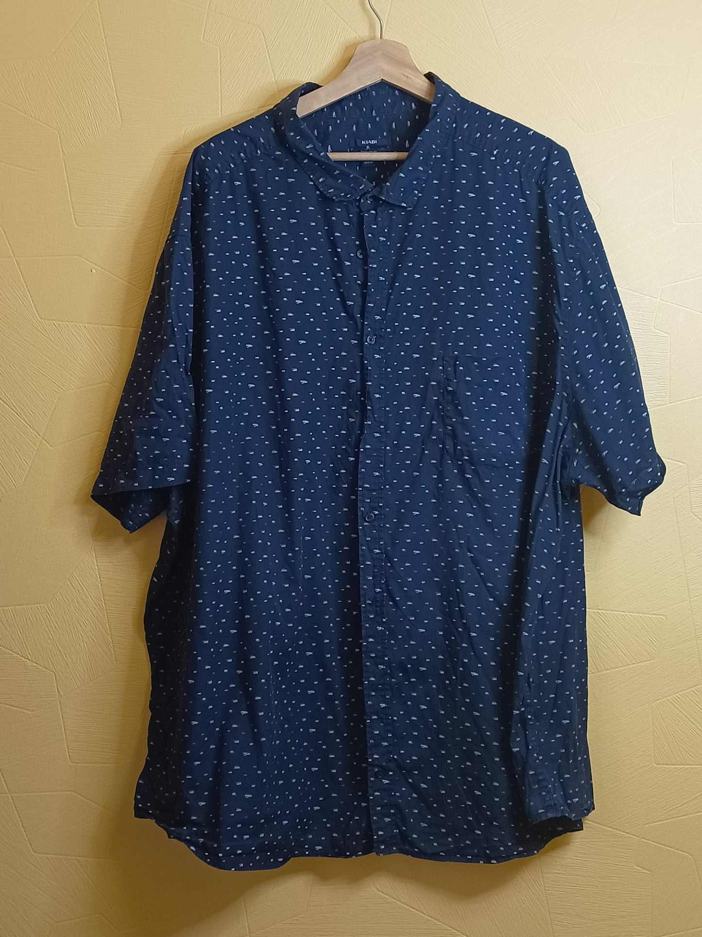 Chemise manches courtes Regular Fit Kiabi bleue marine à motifs Taille 6XL