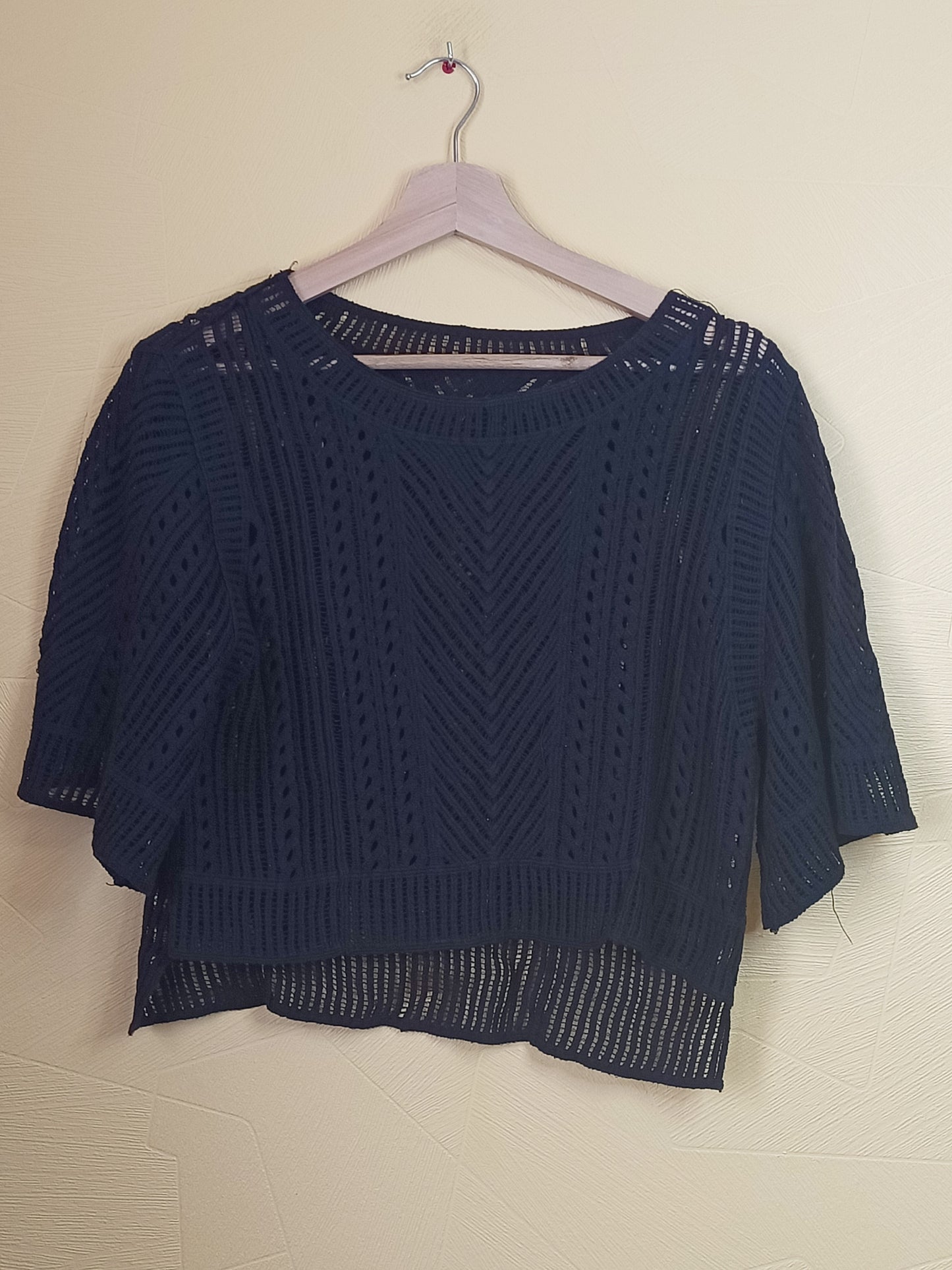 Pull mailles ajourées manches courtes noir Taille M