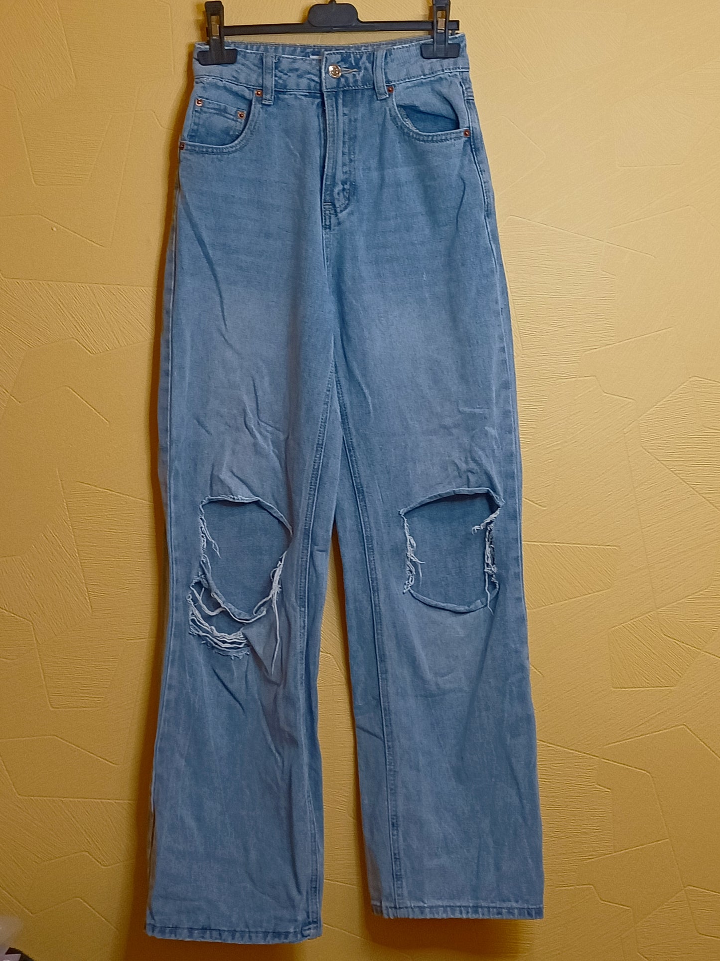 Jeans large Jennyfer bleu clair avec "trous" Taille 34