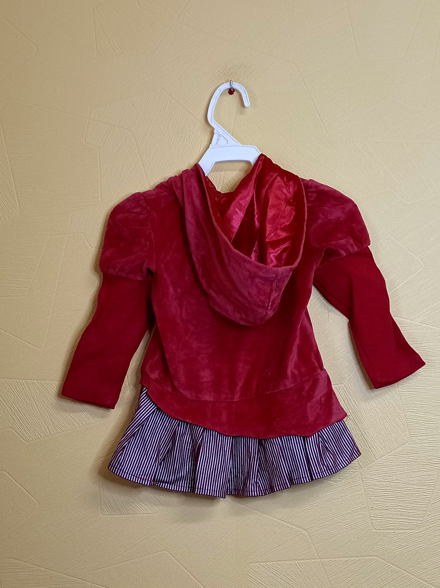 Robe manches longues à capuche Little Girls rouge Taille 18 Mois