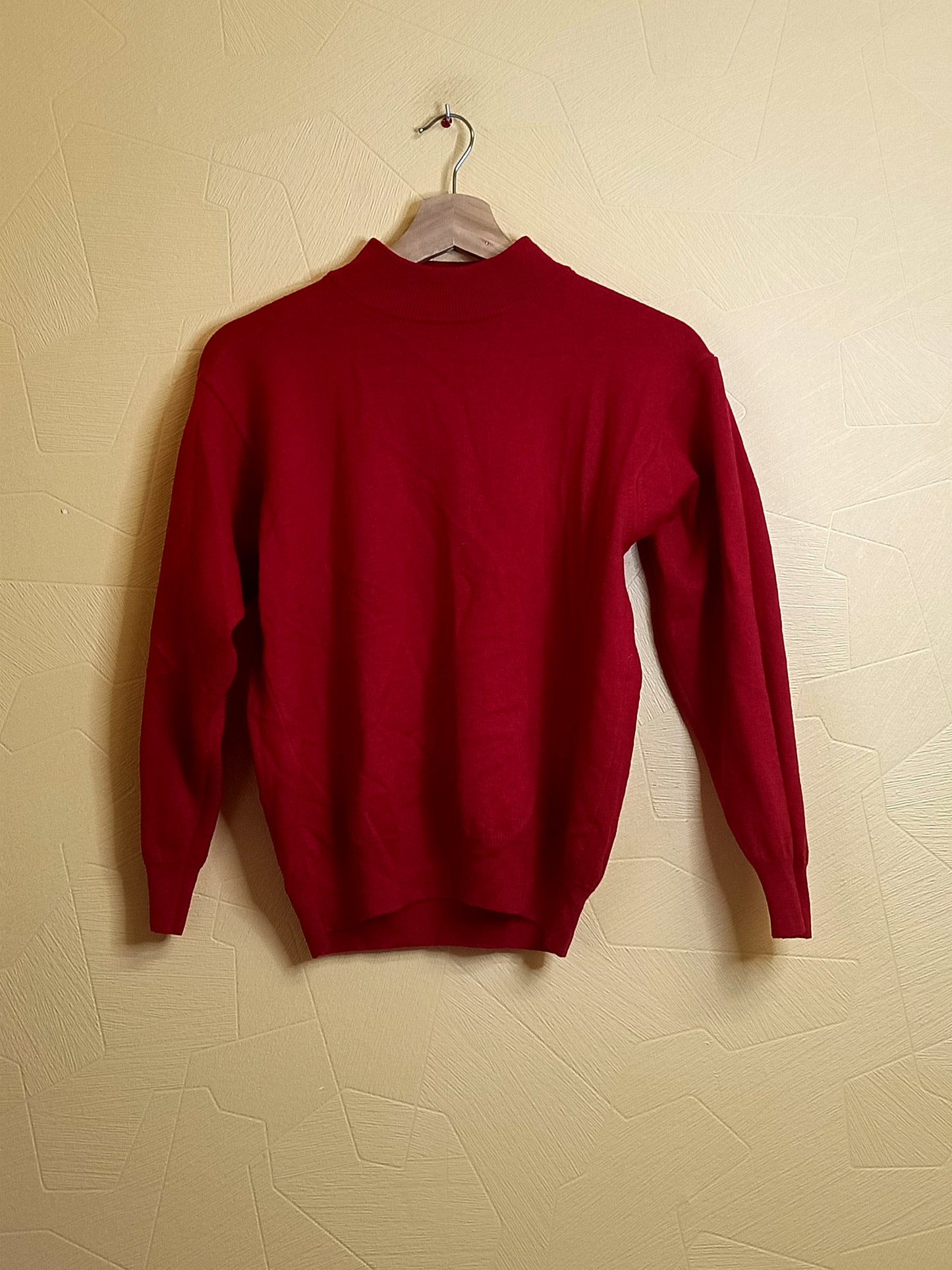 Pull rouge Taille M