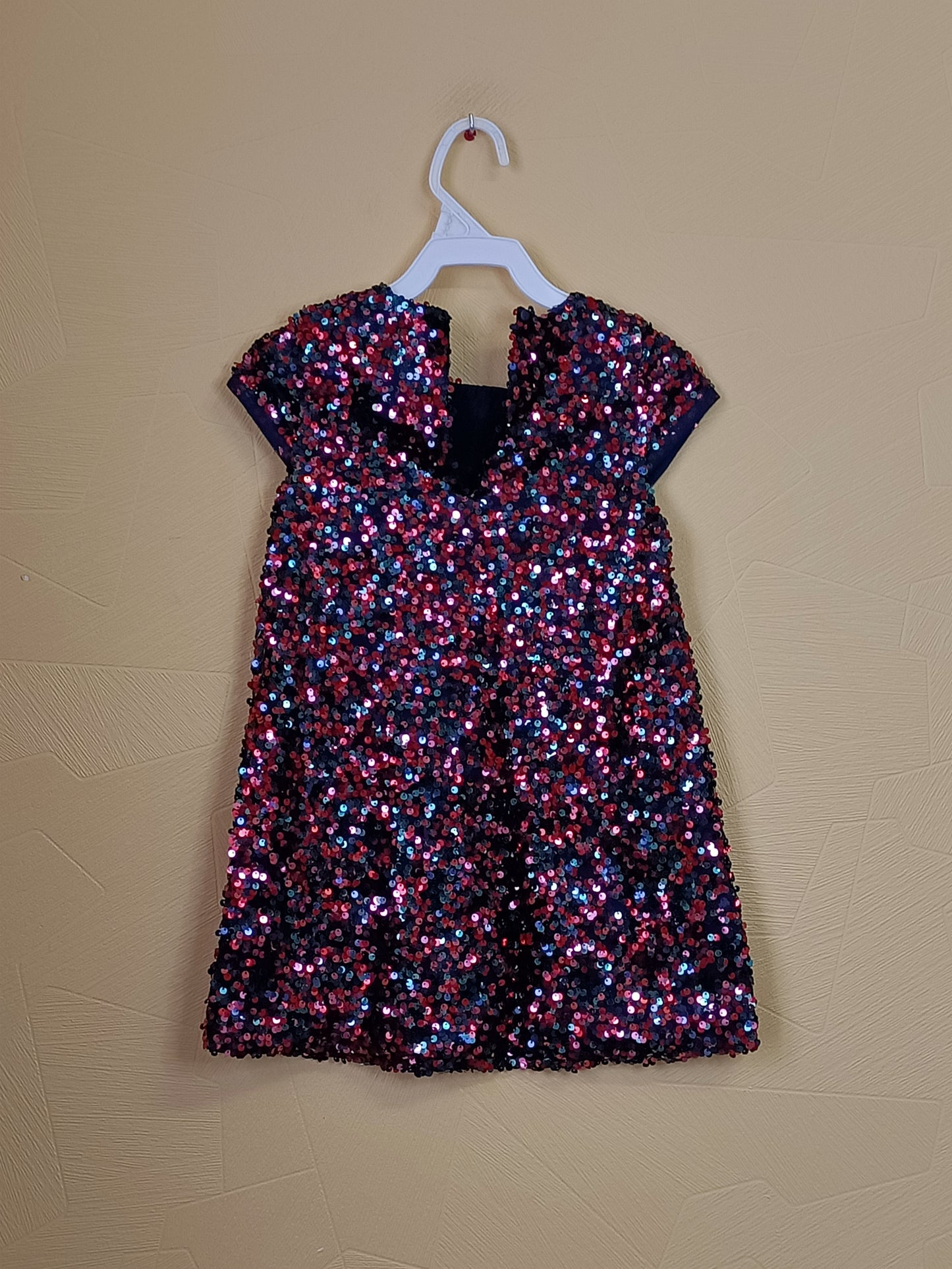 Robe sans manche DPAM noire avec sequins verts et rouges Taille 4 Ans