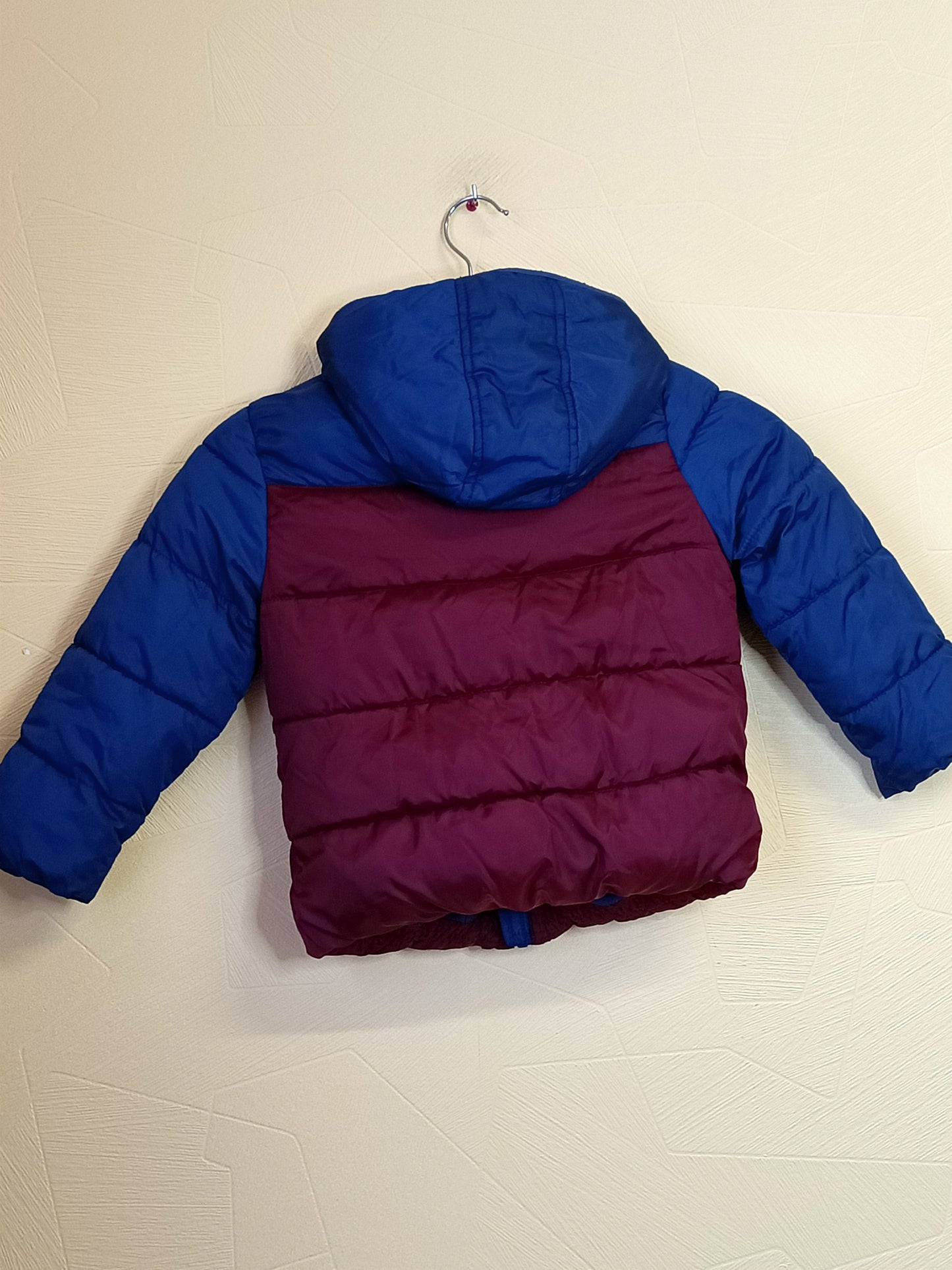 Doudoune Kiabi bordeaux et bleue marine Taille 4 Ans