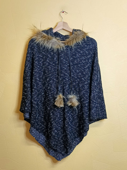 Poncho avec capuche et fausse fourrure Woman.Code noir chiné Taille Unique