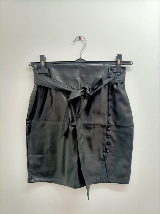 Jupe en simili cuir EDJI noire avec ceinture Taille M