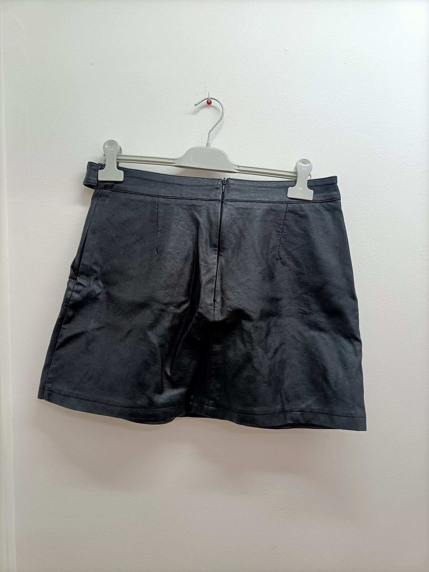 Jupe simili cuir Gémo noire avec ceinture Taille 42