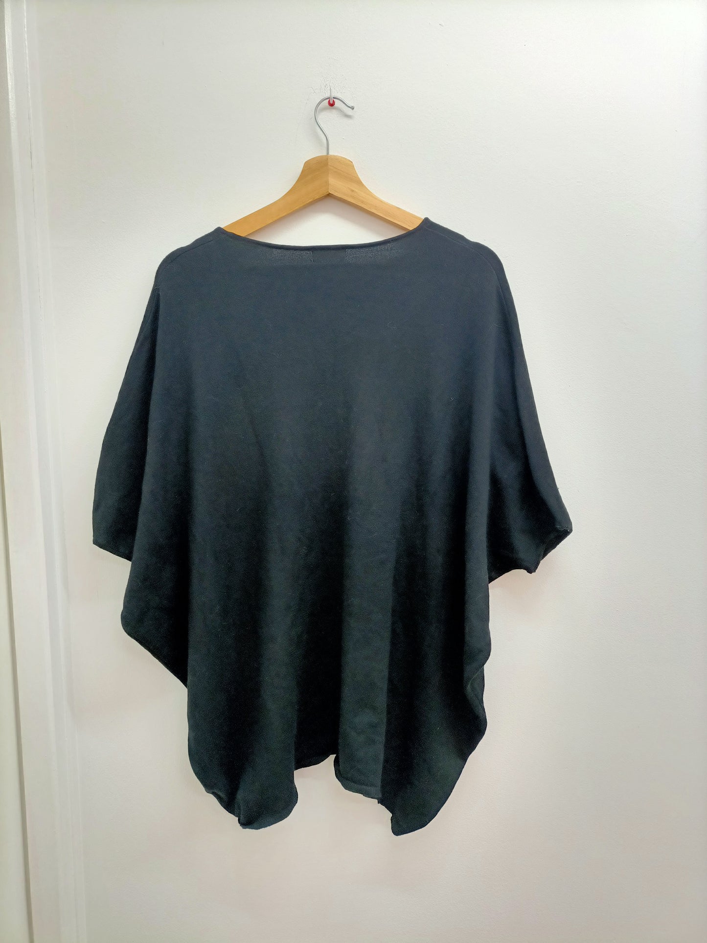 Pull Moëwy noir avec strass tête de mort manches chauve-souris Taille Unique