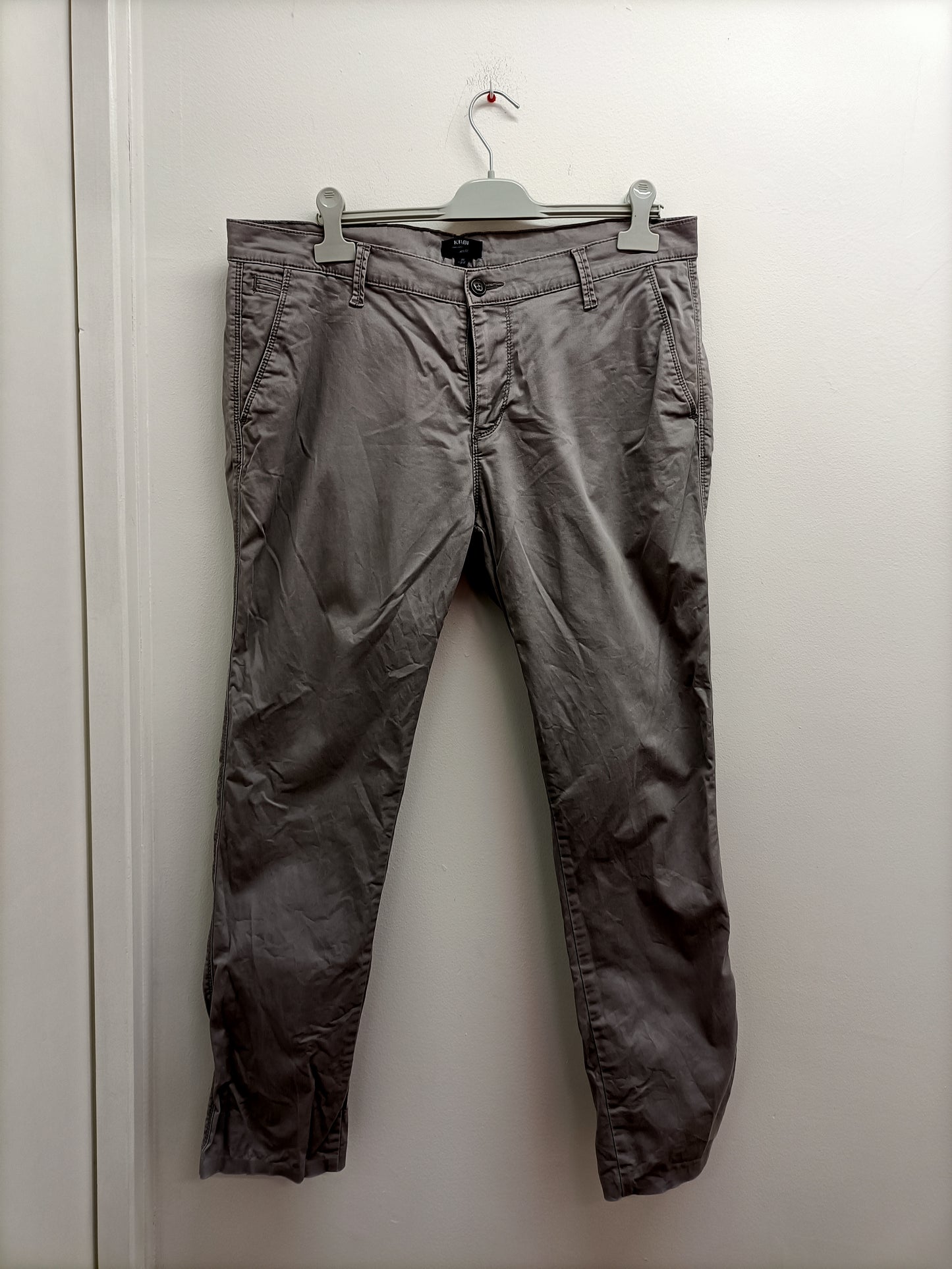 Pantalon Kiabi slim fit gris clair Taille 46