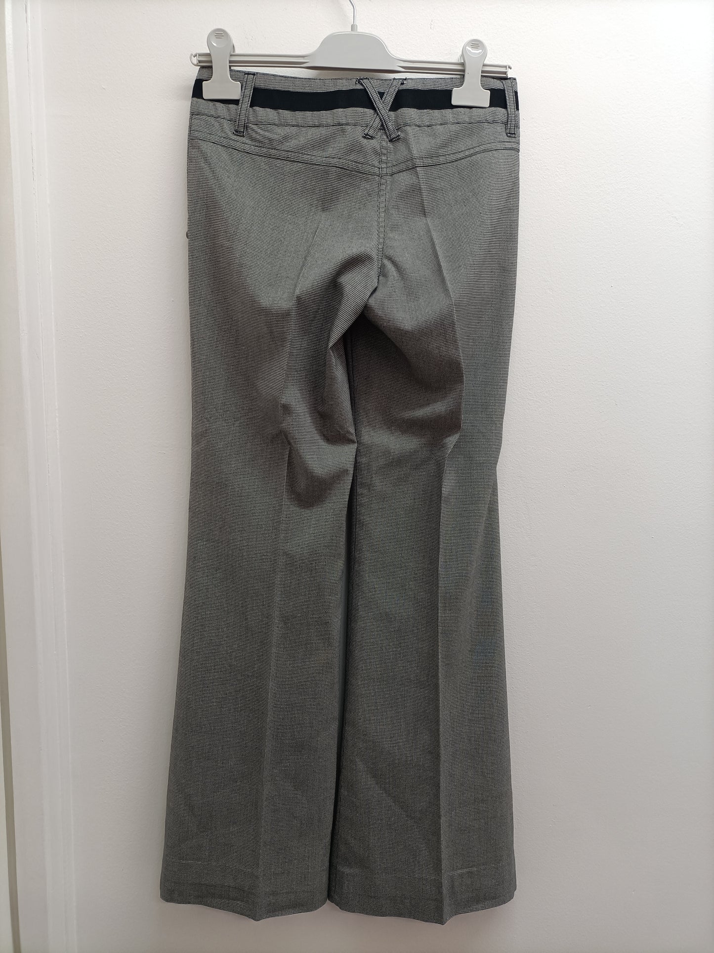 Pantalon Jennyfer noir et blanc motifs "pied de poule" Taille 34