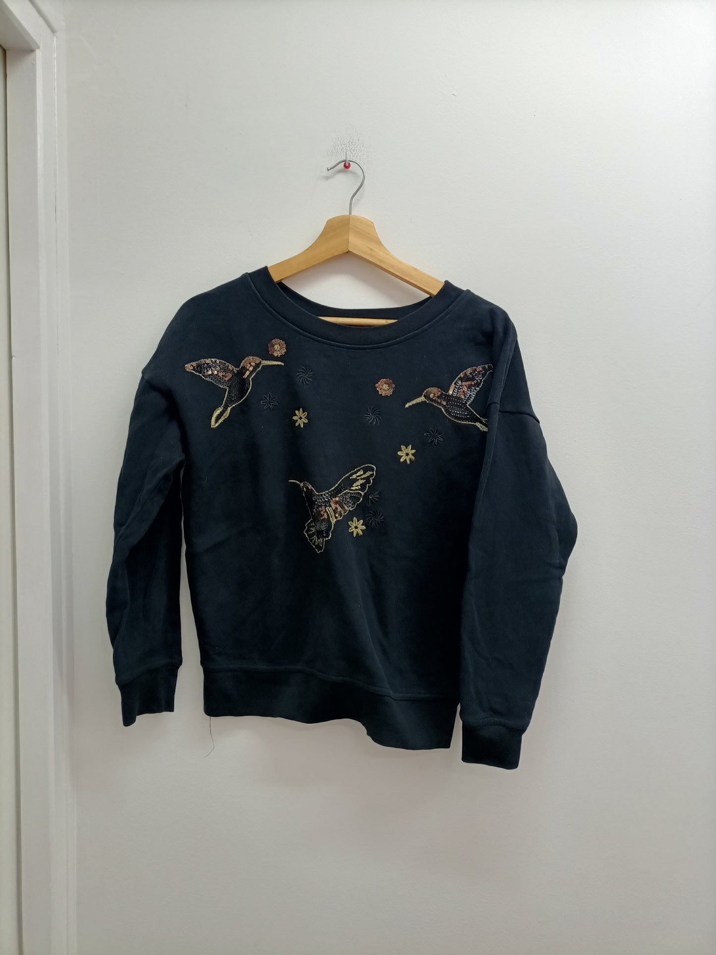 Sweat Kiabi noir avec broderie et sequins Taille XS