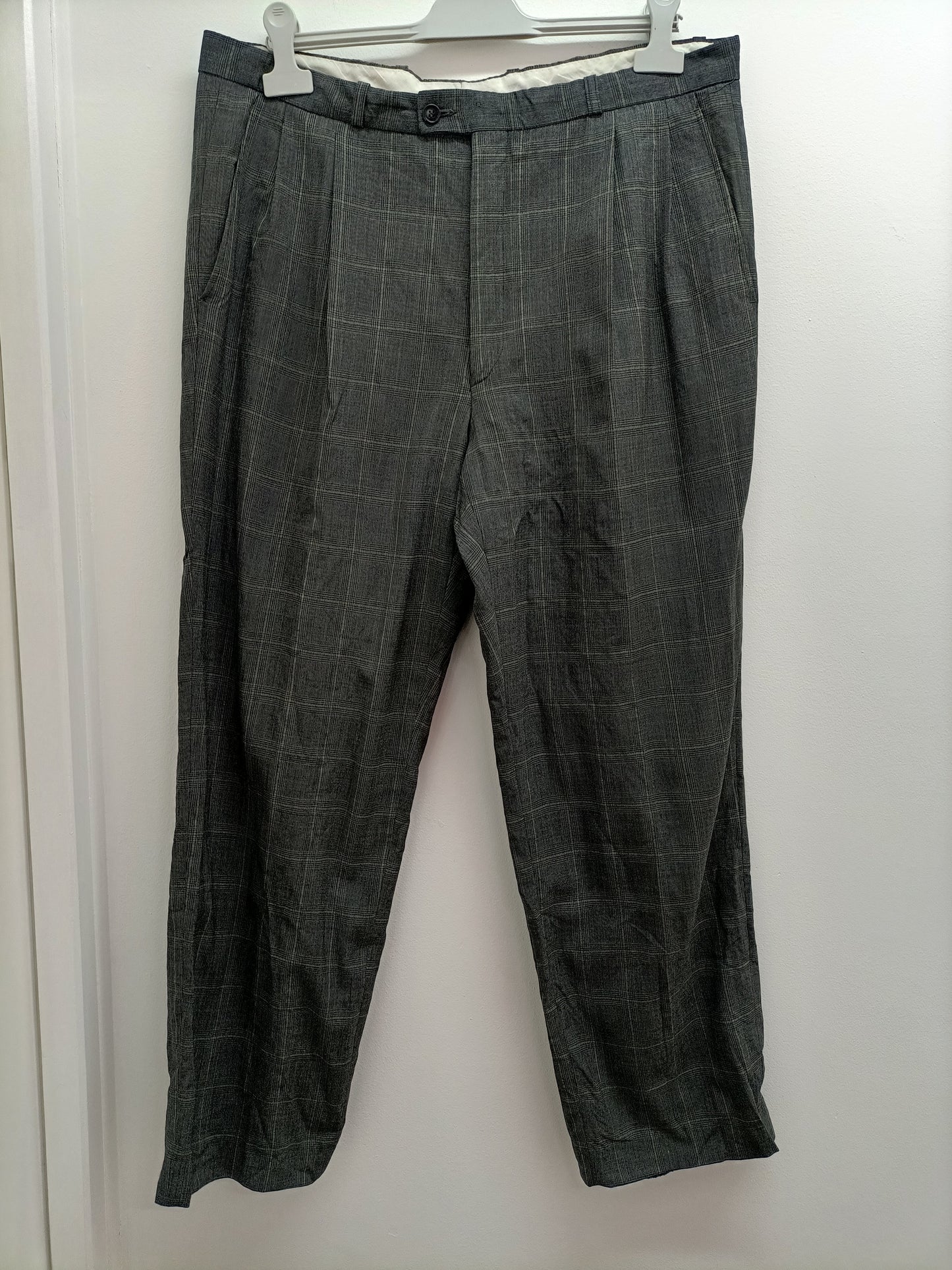 Pantalon gris à carreaux Taille 46