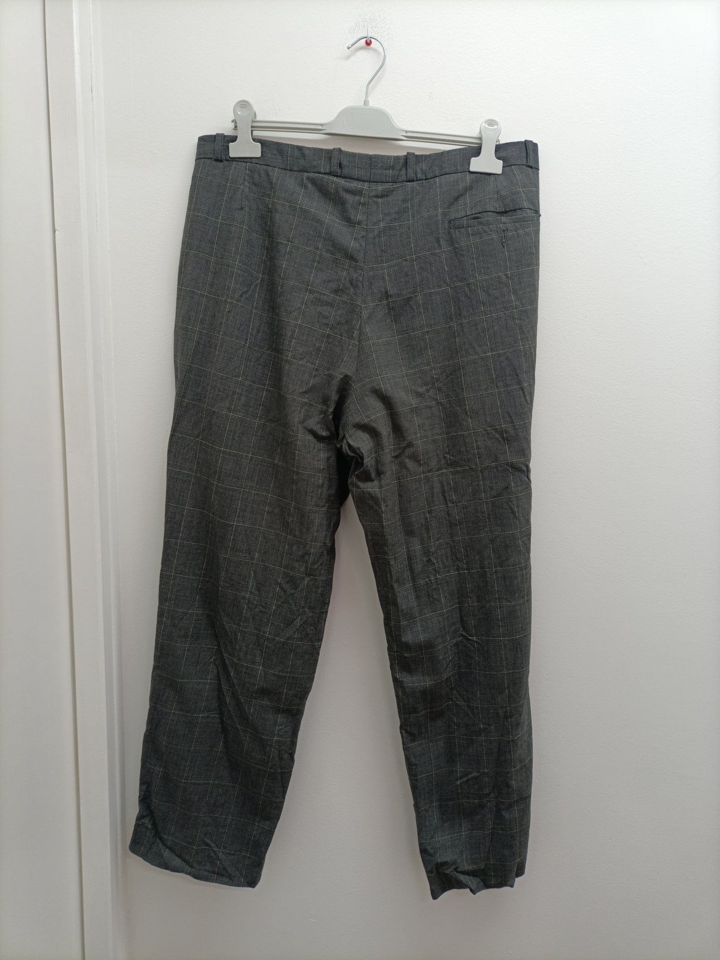 Pantalon gris à carreaux Taille 46