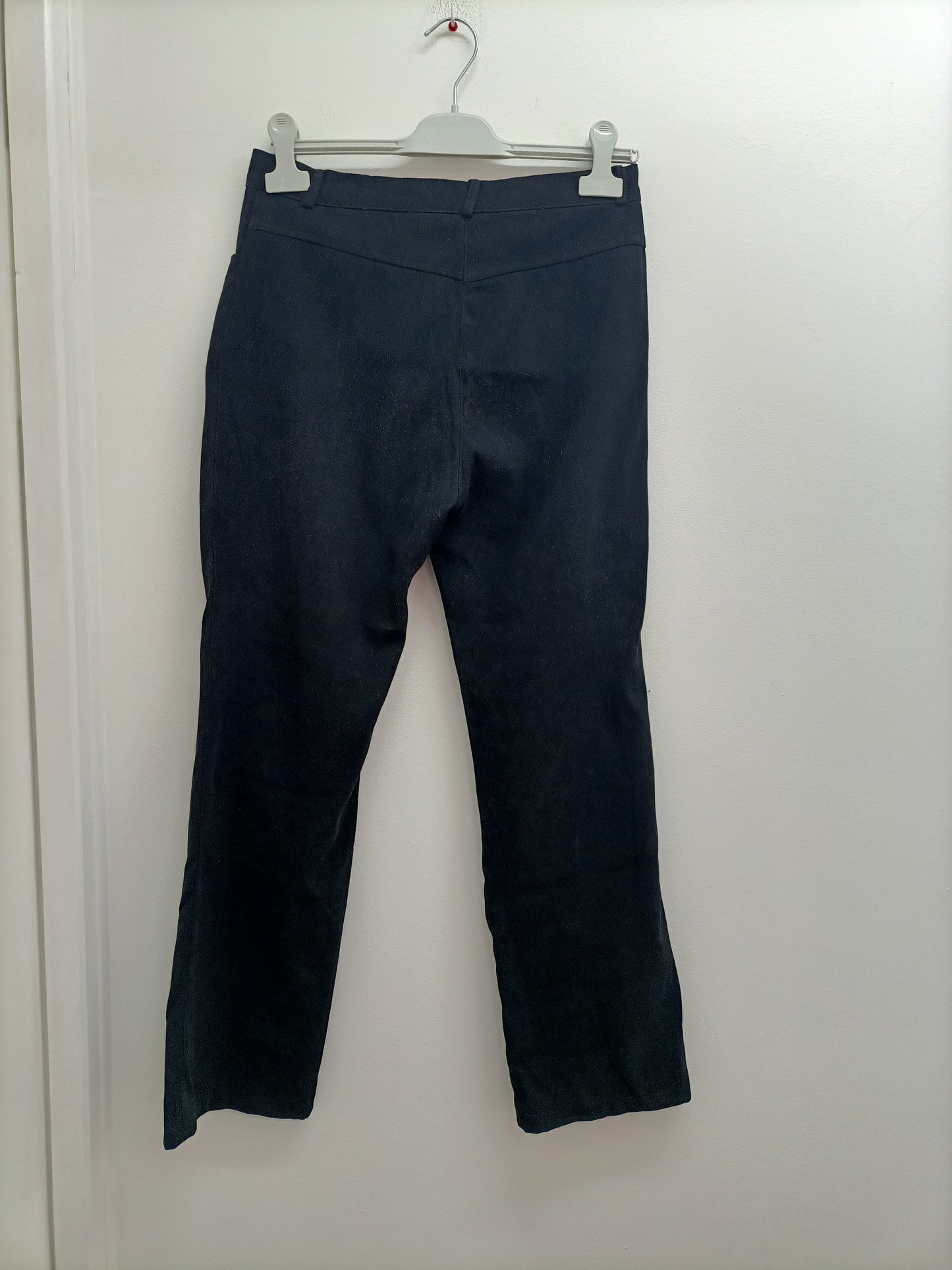 Pantalon Renatto Bene noir effet "peau de pêche" Taille 40