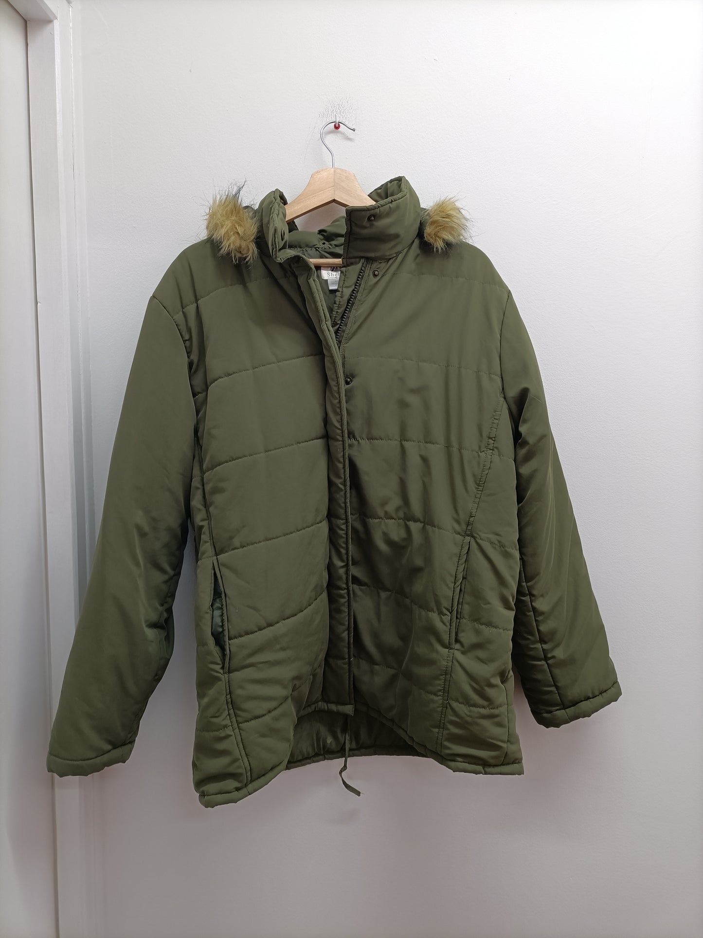 Manteau avec capuche Sherpa kaki Taille 42/44