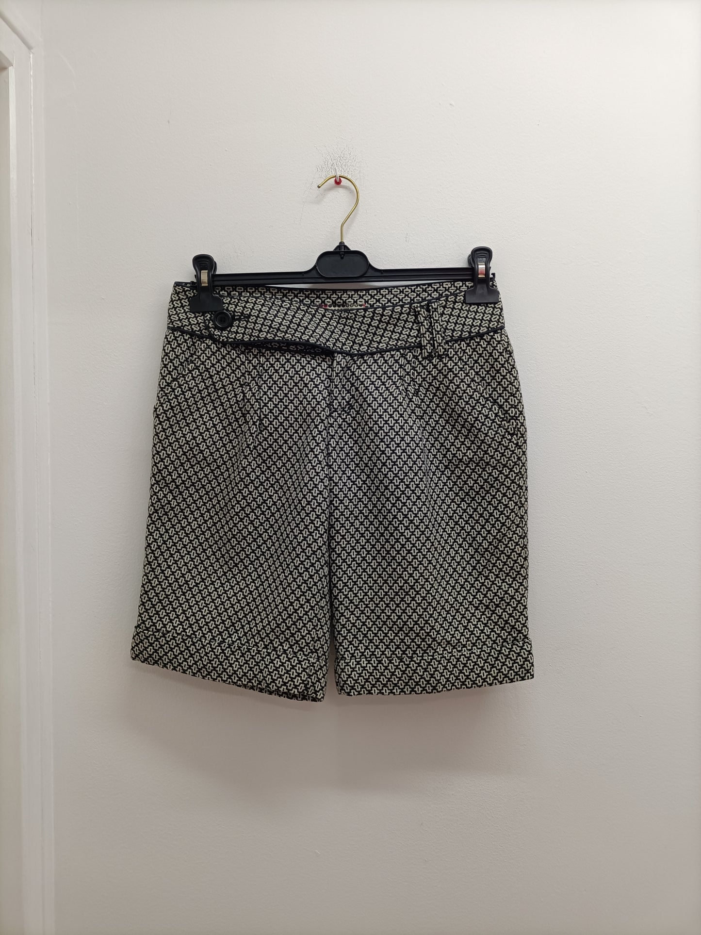 Short long Zara à motifs noirs et blancs Taille 38