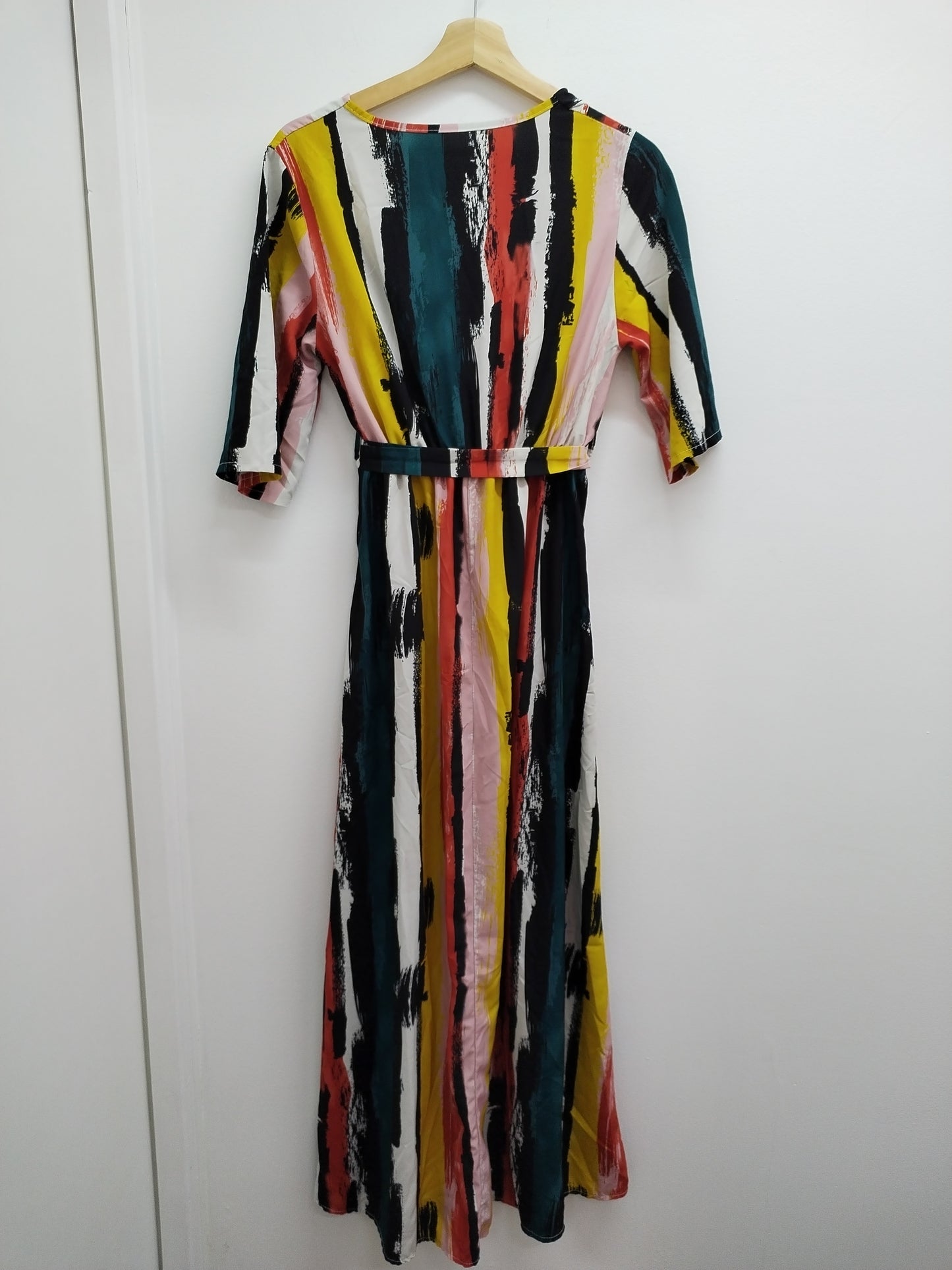 Robe manches courtes rayée multicolore Taille M