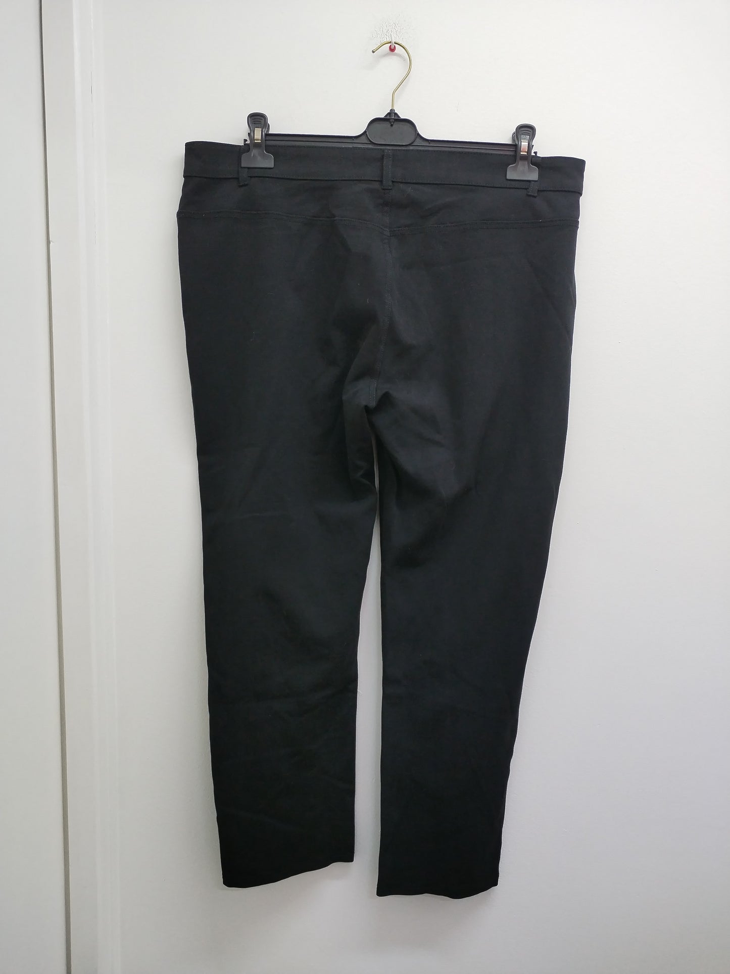 Pantalon noir Taille 48/50