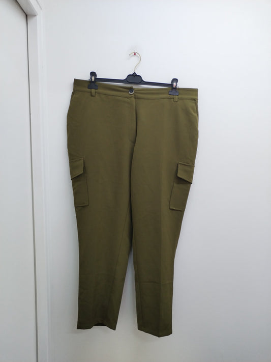 Pantalon fluide Kiabi kaki Taille 50