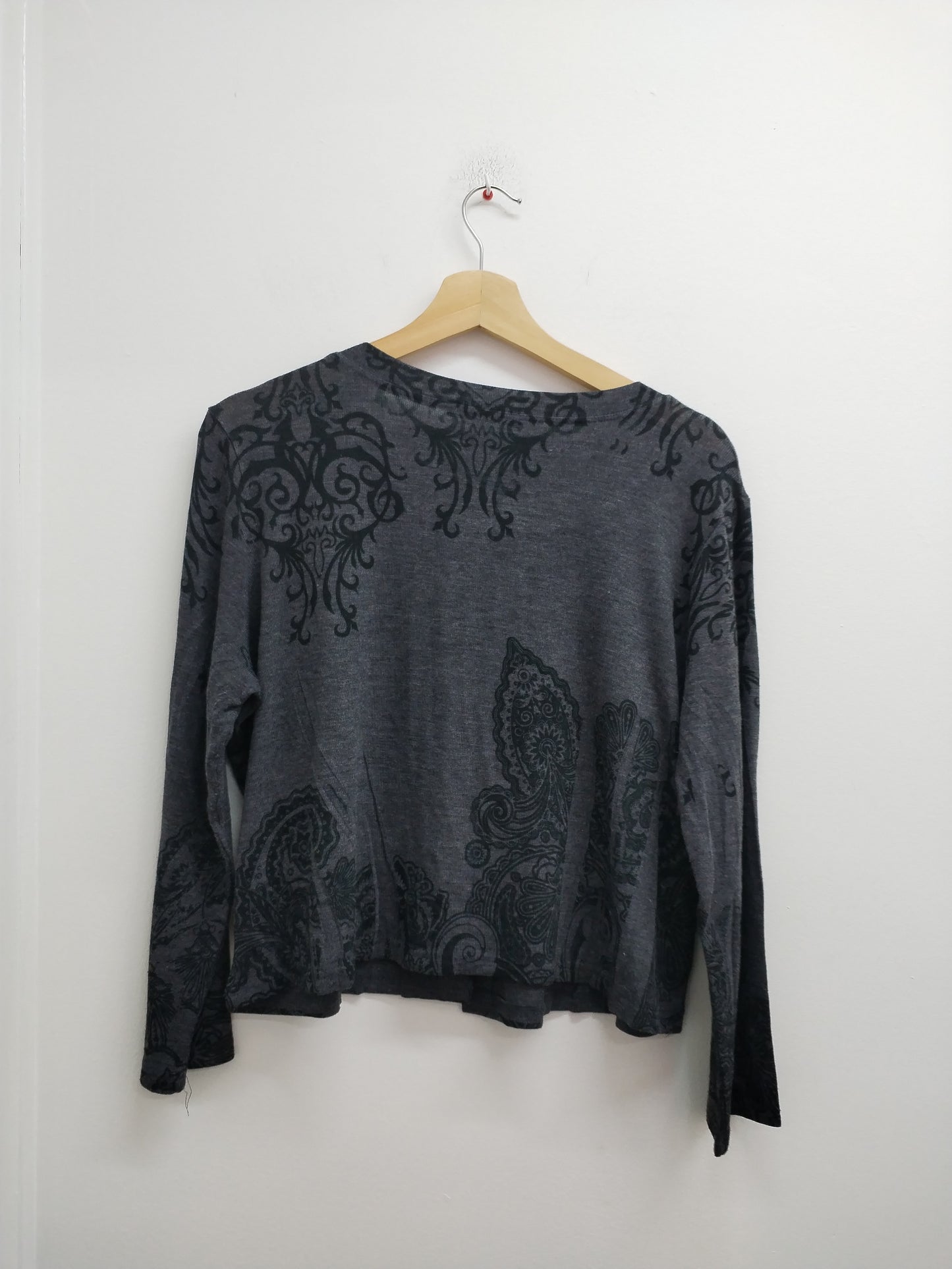 Gilet court Elléa gris à motifs noirs Taille L