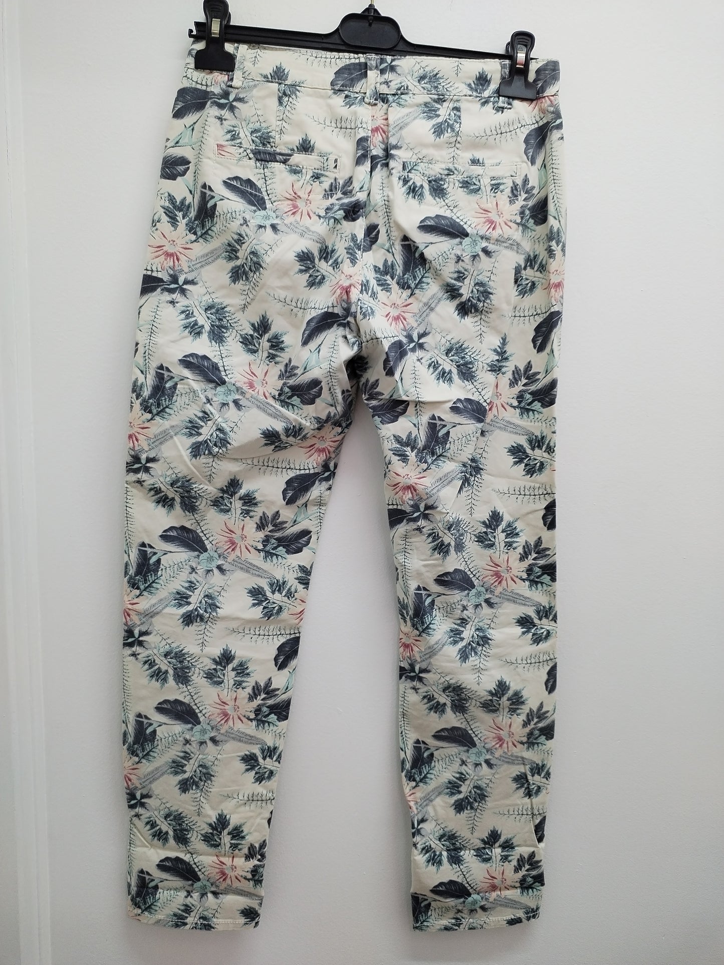 Pantalon Camaïeu beige fleuri Taille 38