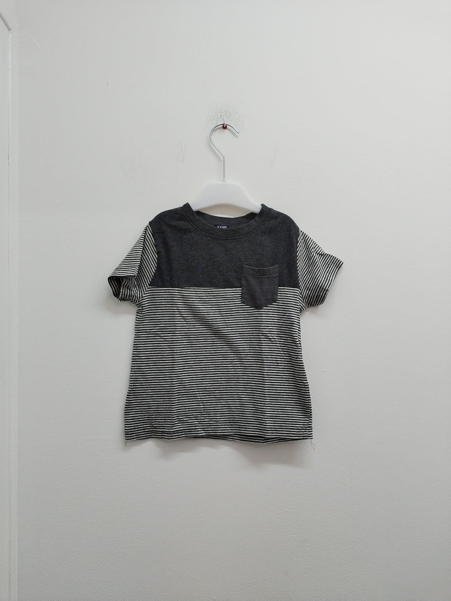 T-shirt Kiabi gris rayé Taille 5 Ans