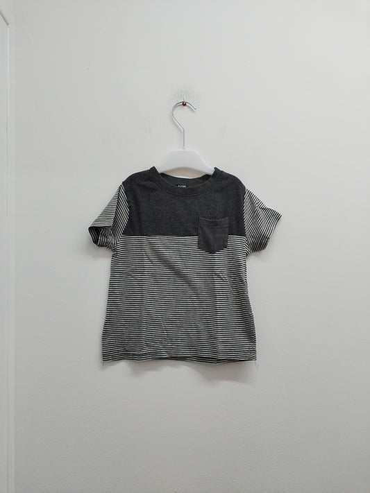 T-shirt Kiabi gris rayé Taille 5 Ans