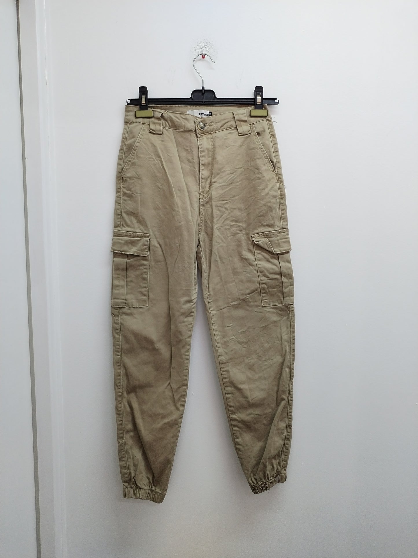 Pantalon cargo Laulia beige foncé Taille 38