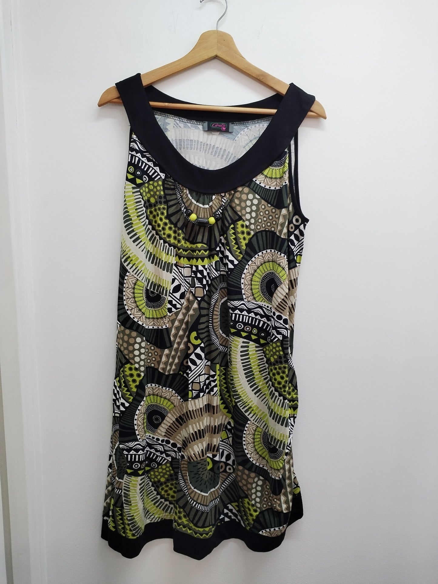 Robe sans manches Carnaby noire à motifs verts, blancs et marrons Taille XL