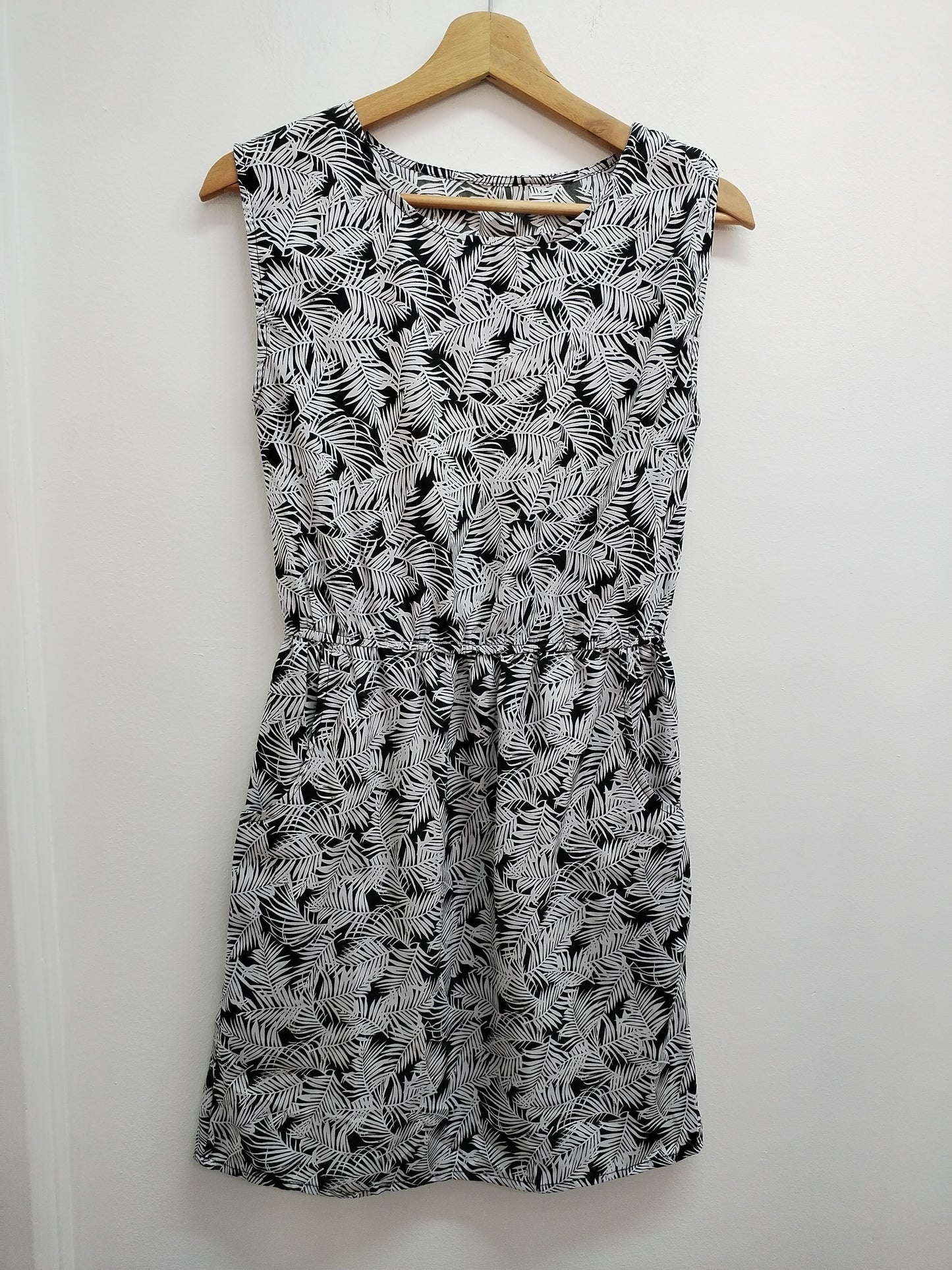 Robe sans manches noire et blanche à motifs Taille S