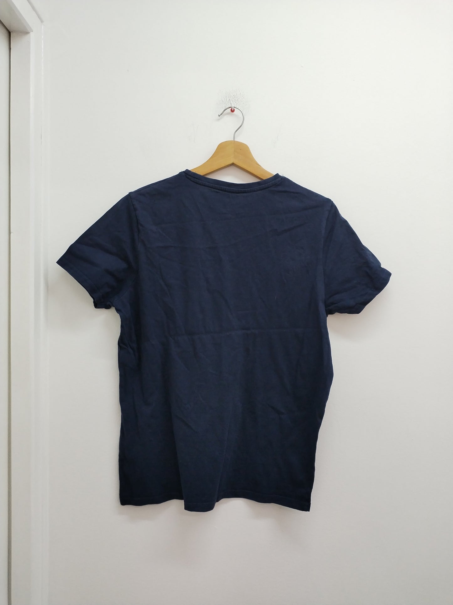 T-shirt Kiabi bleu marine avec impression Taille S