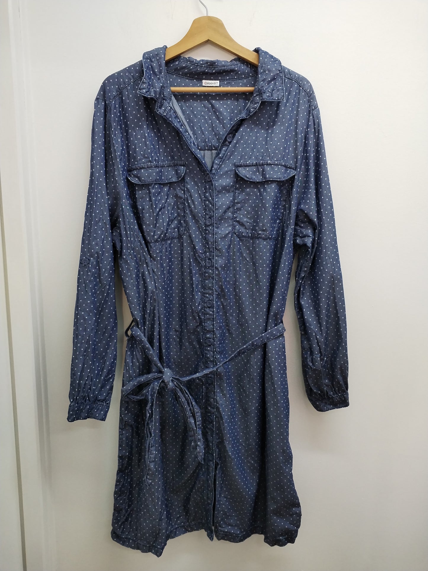 Robe manches longues Damart bleue à pois blancs Taille 52