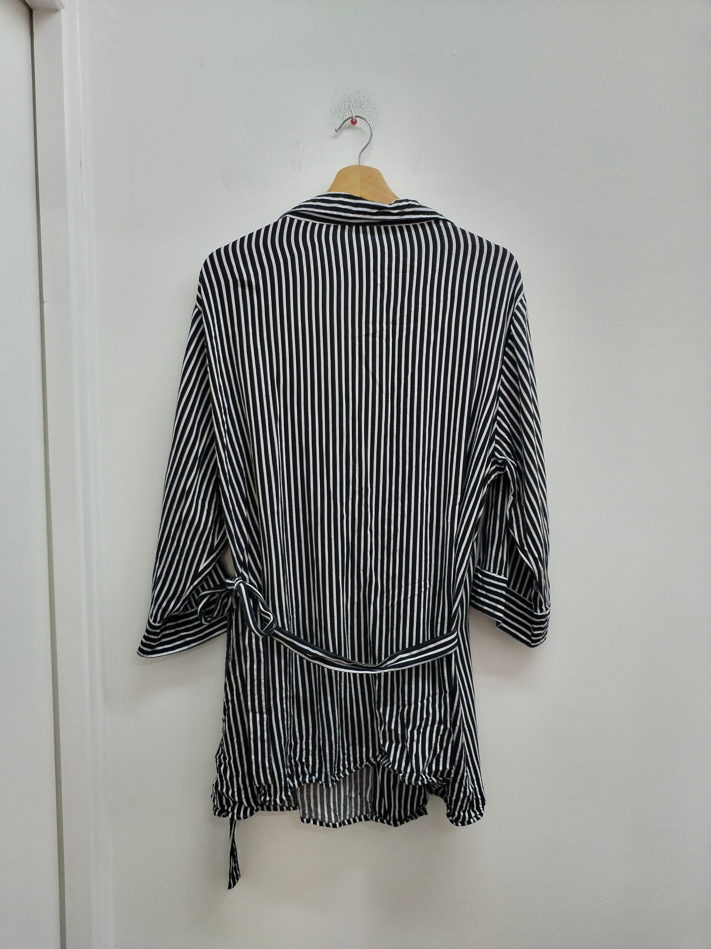 Chemise cache-cœur manches 3/4 Damart rayée noire et blanche Taille 52