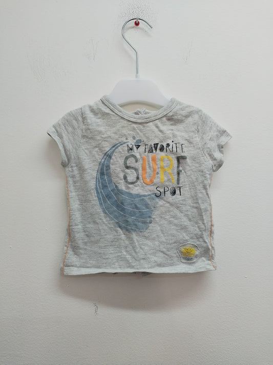 T-shirt Kiabi gris avec impression taille 6 Mois